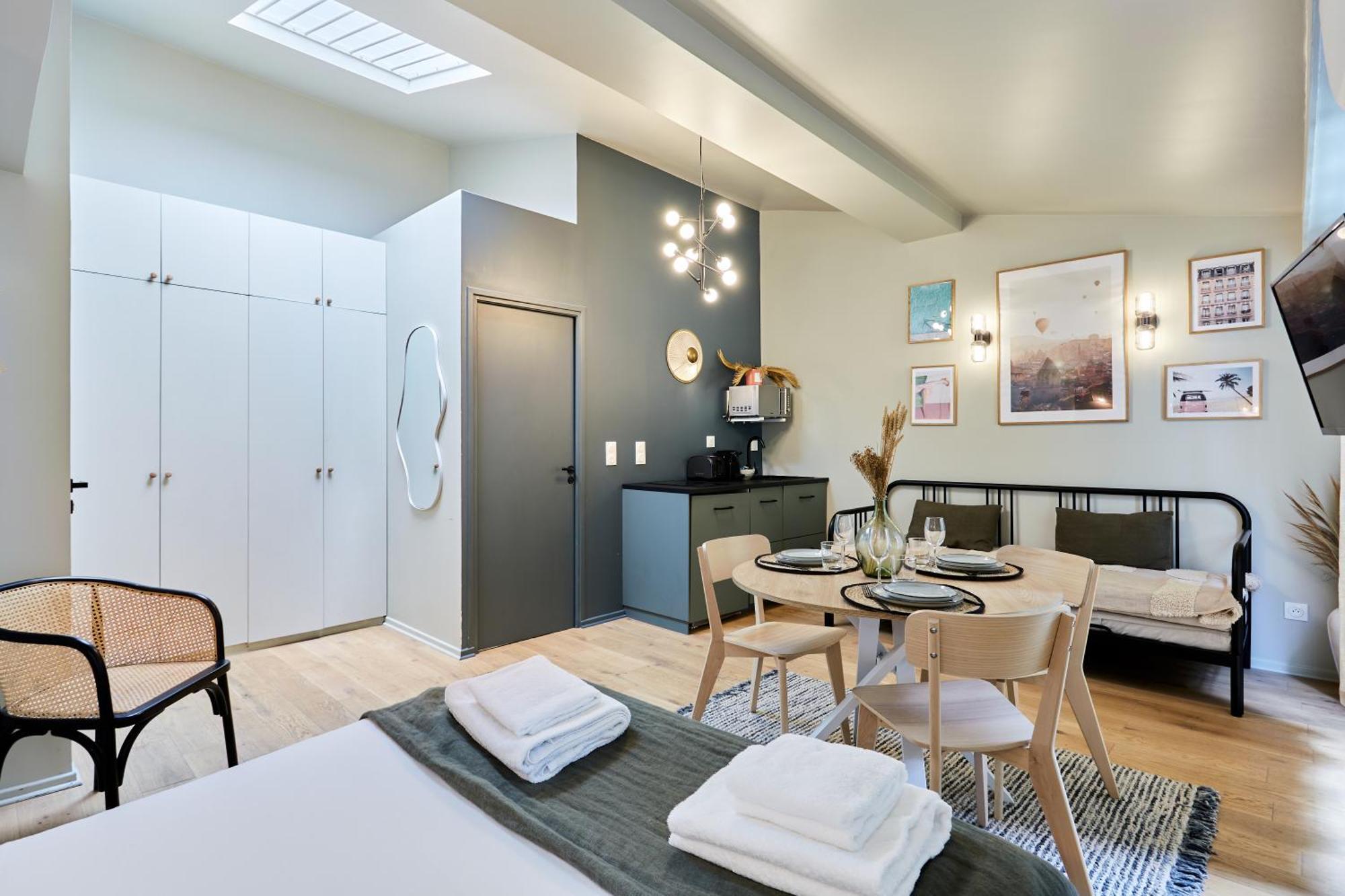 Centre De By Prestige * Parijs